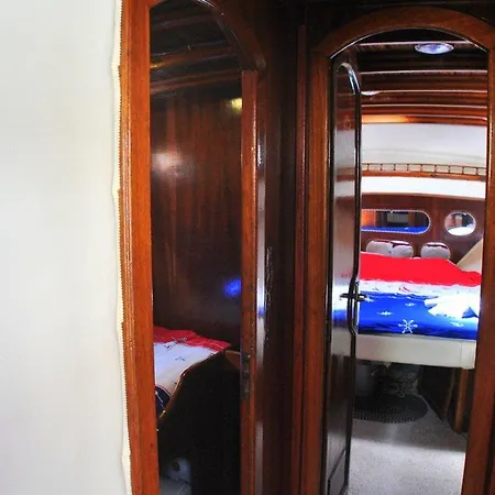 Πλωτό κατάλυμα Evoteli Group Kuzey Alina Yachting *