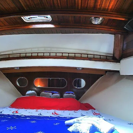 Evoteli Group Kuzey Alina Yachting Πλωτό κατάλυμα